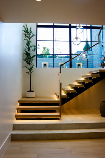 Floating stair